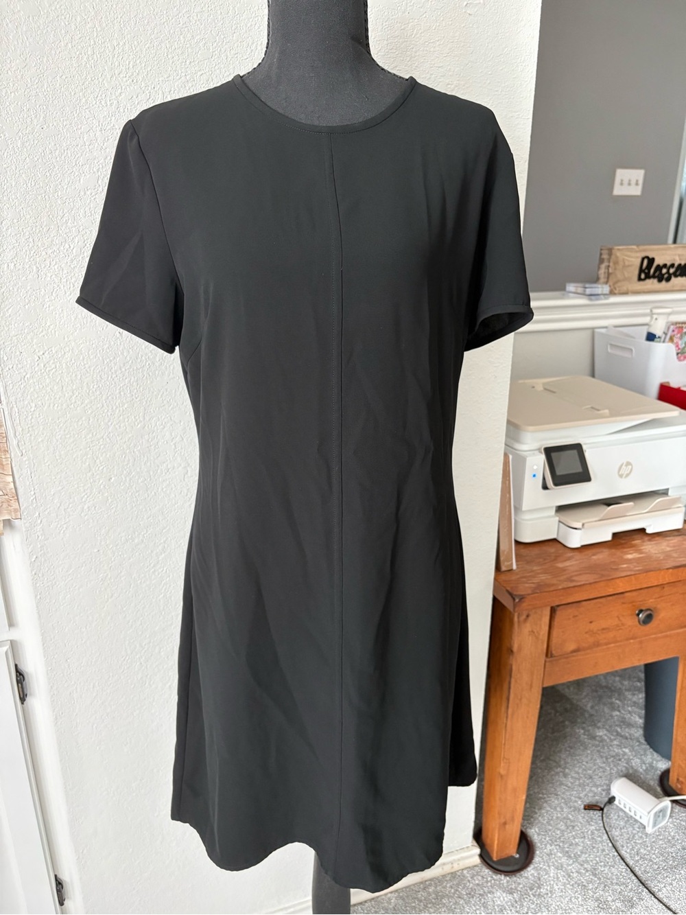 Banana Republic size small Classic Black Short Sleeve A-Line Dress